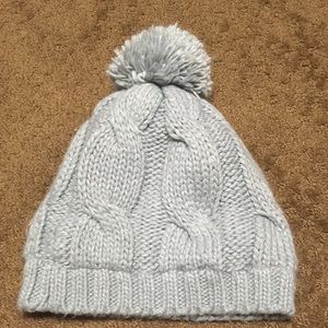 Beanie pom pom hat size 10-12 Gray with full fleece inside-EUC-like new